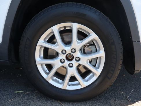 Used 2016 Jeep Cherokee Latitude AWD/4WD image 44
