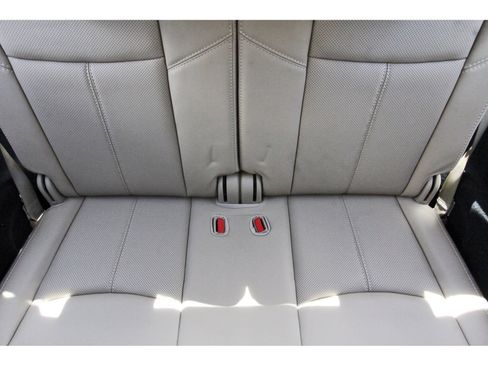 Used 2019 Nissan Pathfinder FWD image 15