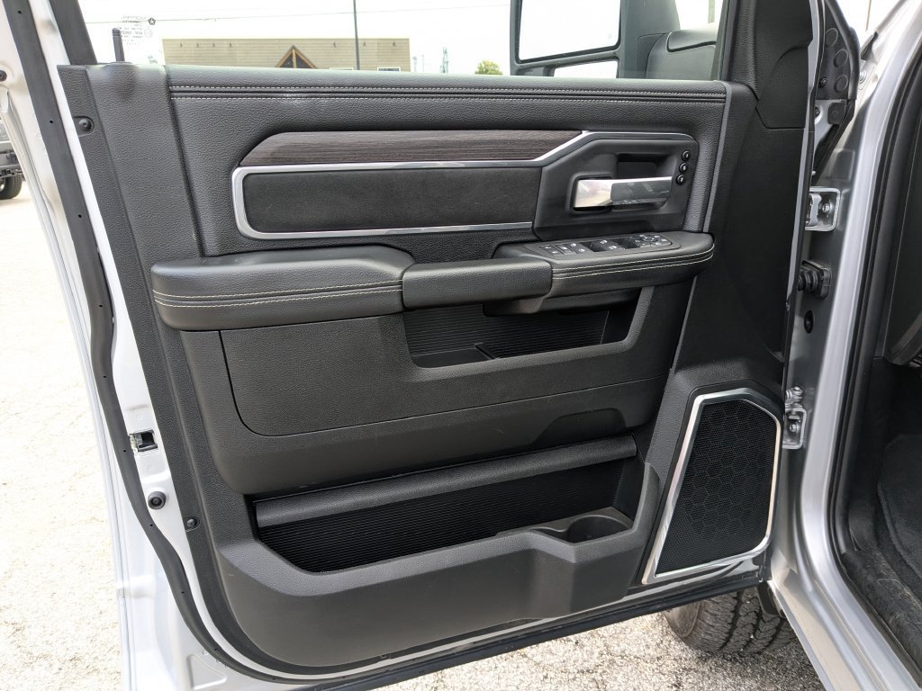 Used 2026 RAM 2500 Laramie AWD/4WD image 23