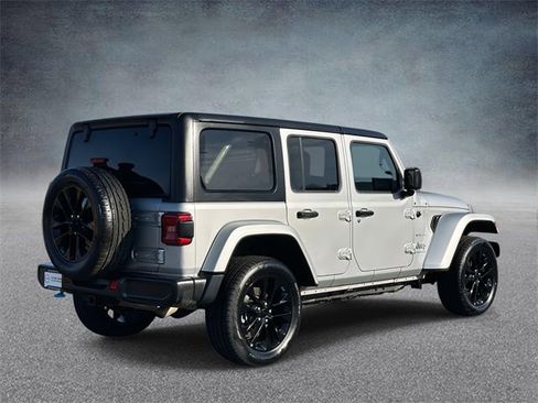 Used 2023 Jeep Wrangler Unlimited Sahara image 4