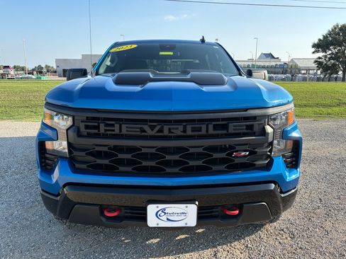 Used 2023 Chevrolet Silverado 1500 Custom Trail Boss AWD/4WD image 2