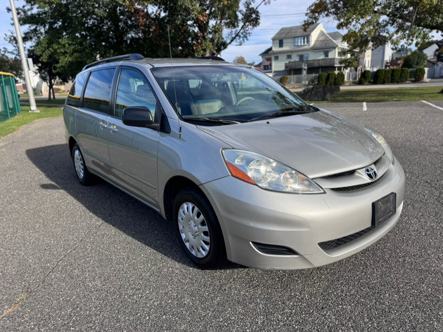Used 2008 Toyota Sienna LE FWD image 1
