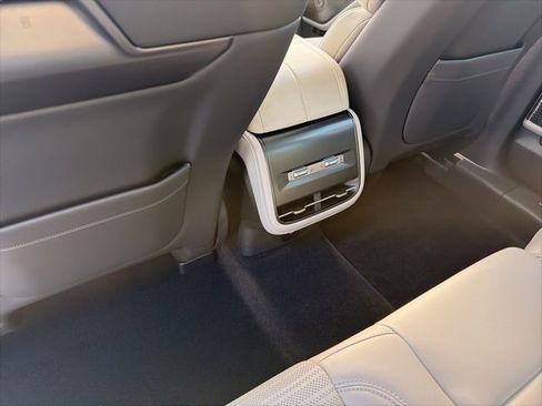 New 2026 Lincoln Nautilus Reserve image 9