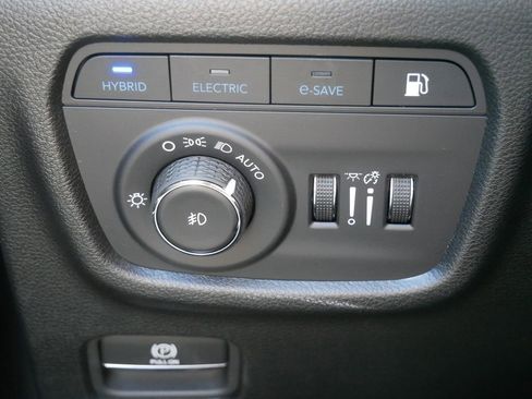 New 2025 Jeep Grand Cherokee Limited 4xe image 27