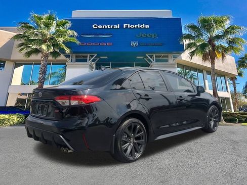 Used 2025 Toyota Corolla SE FWD image 5