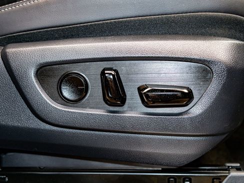 Used 2025 Lexus GX 550 image 33