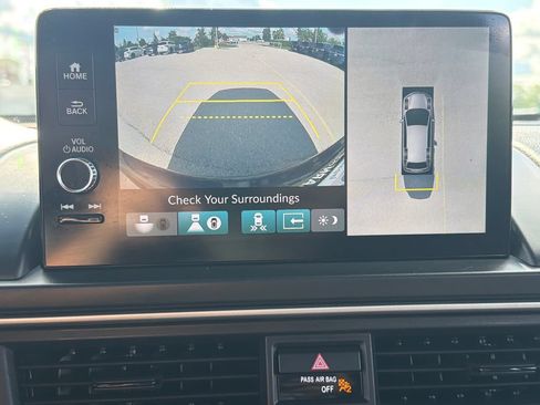 Used 2025 Honda Pilot Black Edition image 18