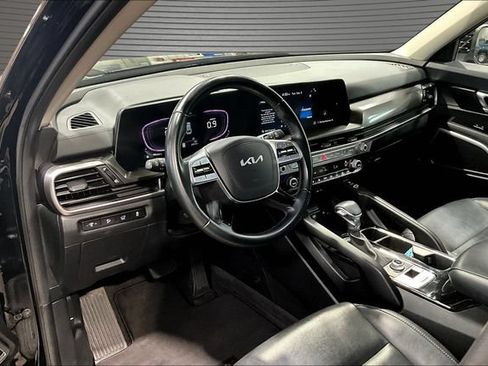 Used 2025 Kia Telluride S AWD/4WD image 16