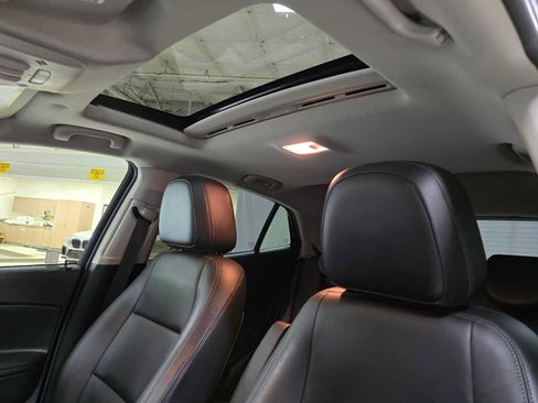 Used 2018 Buick Encore Essence AWD/4WD image 22