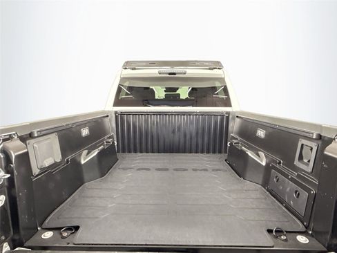 Used 2025 Toyota Tacoma TRD Off-Road AWD/4WD image 40