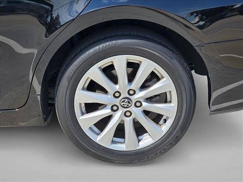 Used 2020 Toyota Camry LE FWD image 18