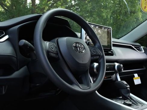 Used 2025 Toyota RAV4 XLE image 12