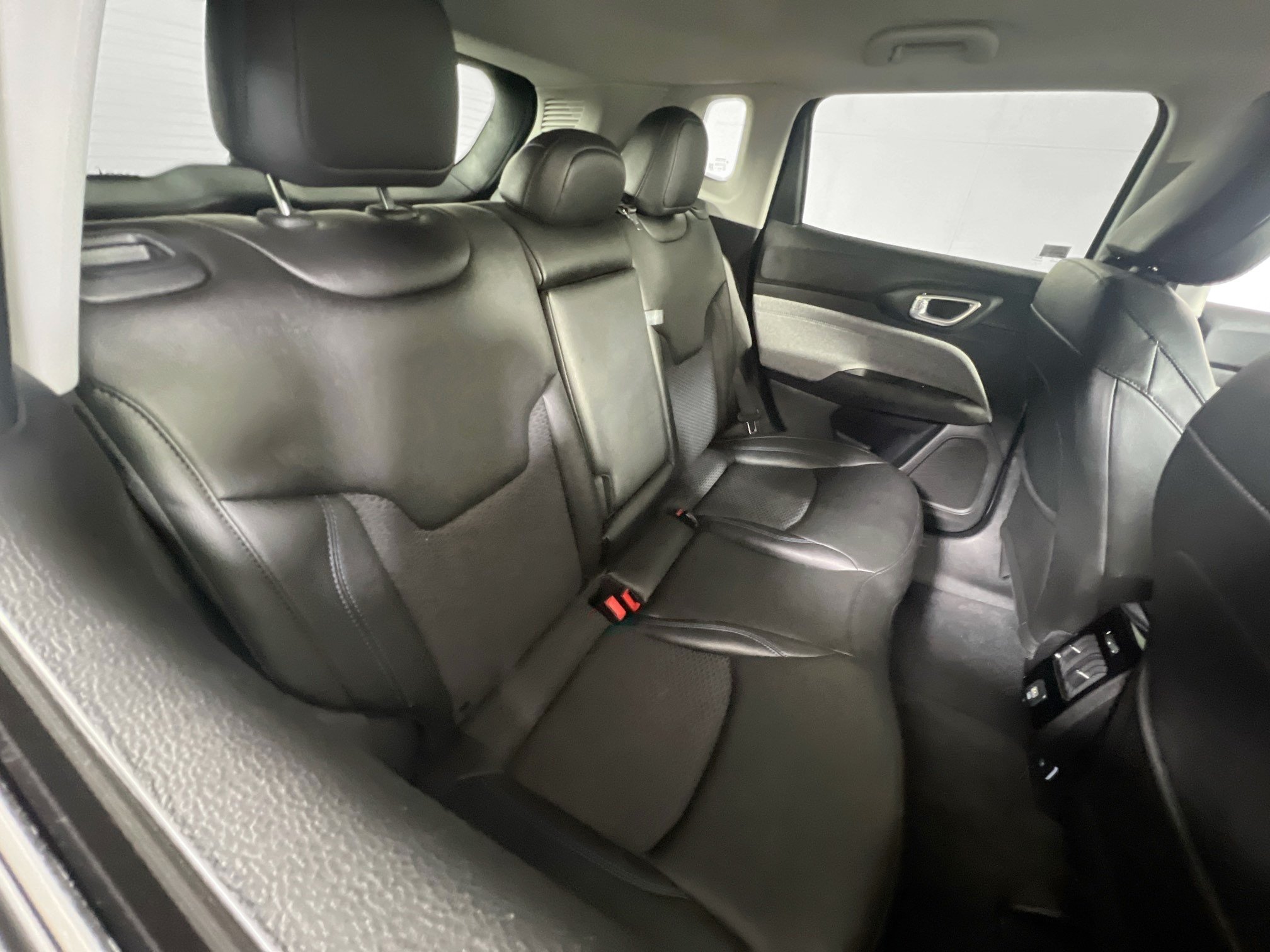 Used 2022 Jeep Compass Latitude AWD/4WD image 24