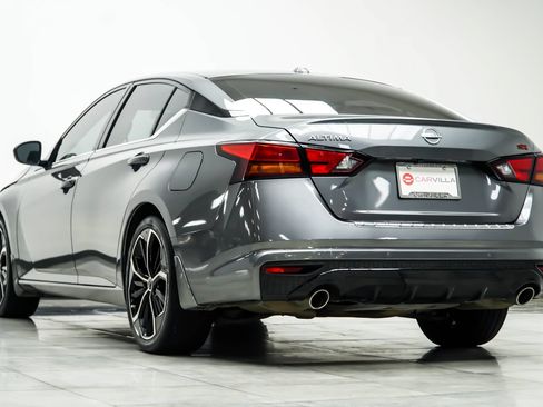 Used 2023 Nissan Altima 2.5 SR w/ SR Premium Package FWD image 11