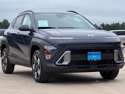 Certified 2025 Hyundai Kona SEL AWD/4WD image 9