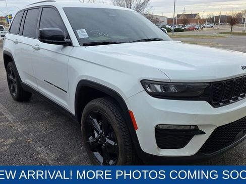 Used 2024 Jeep Grand Cherokee Limited w/ Black Appearance Package image 7