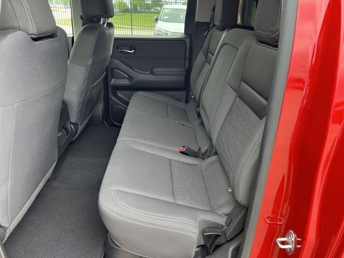 Used 2024 Nissan Frontier SV w/ Technology Package RWD image 10