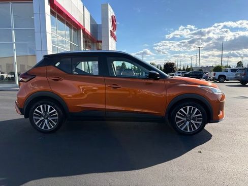 Used 2022 Nissan Kicks SV FWD image 8