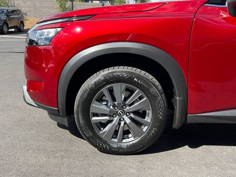 New 2025 Nissan Pathfinder SV w/ SV Premium Package image 30