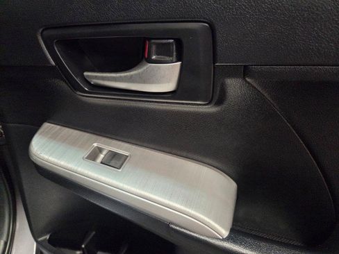 Used 2014 Toyota Camry SE FWD image 37