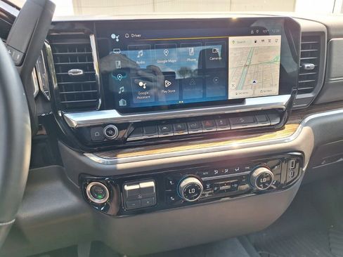 Used 2025 Chevrolet Silverado 1500 LT image 12