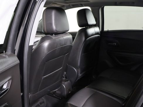 Used 2018 Chevrolet Trax LT w/ Sun & Sound Package image 25