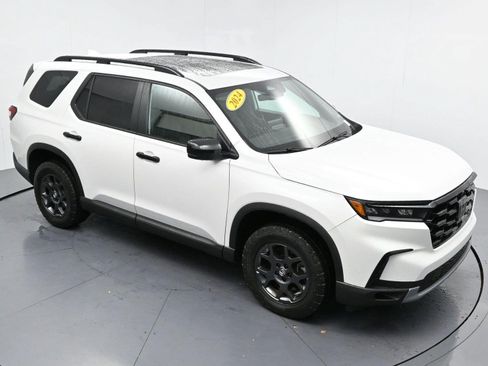 Used 2024 Honda Pilot TrailSport image 48