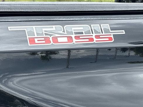 Used 2021 Chevrolet Silverado 1500 LT Trail Boss AWD/4WD image 35
