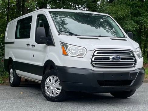 Used 2019 Ford Transit 250 130 Low Roof w/ Exterior Upgrade Package RWD image 8