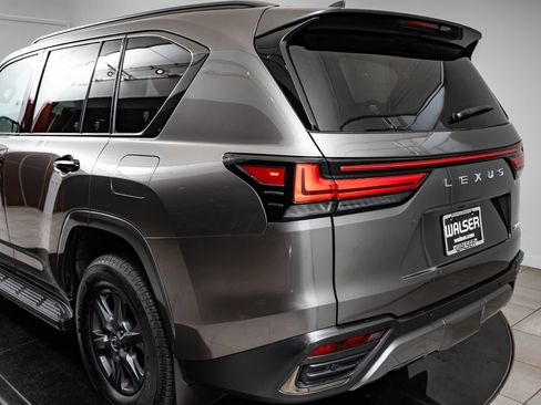 Used 2024 Lexus LX 600 4WD w/ Appearance Package image 19