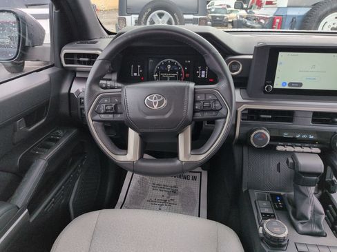 Certified 2025 Toyota 4Runner SR5 AWD/4WD image 13
