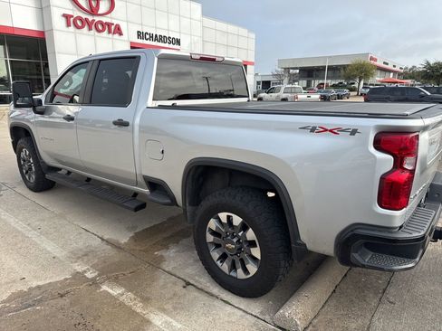 Used 2022 Chevrolet Silverado 2500 Custom w/ Custom Convenience Package image 5