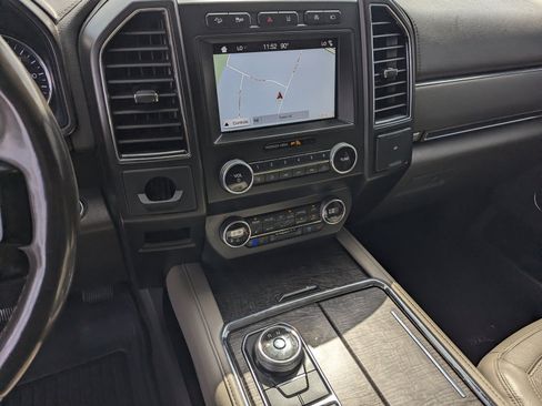 Used 2019 Ford Expedition Limited w/ Equipment Group 302A AWD/4WD image 12