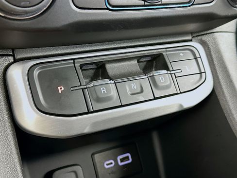 Used 2023 GMC Acadia SLE w/ Driver Convenience Package image 24