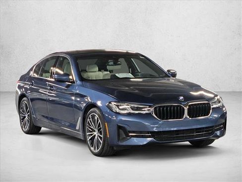Used 2023 BMW 530i w/ Executive Package RWD image 3