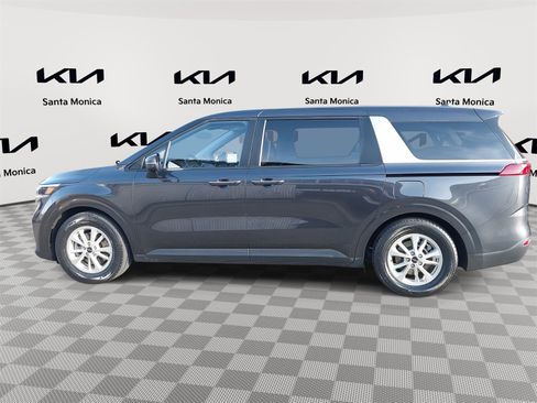 Certified 2024 Kia Carnival LX image 8