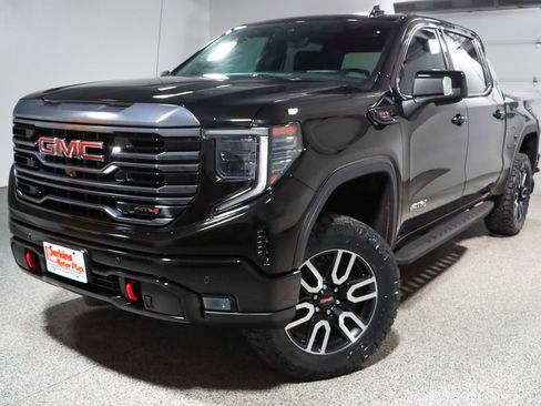 Used 2024 GMC Sierra 1500 AT4 w/ Technology Package AWD/4WD image 36