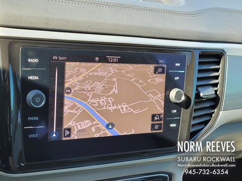 Used 2021 Volkswagen Atlas SEL Premium image 11