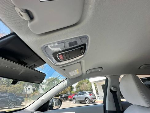 Used 2025 Hyundai Kona SEL FWD image 21