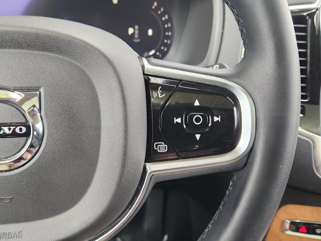 Used 2023 Volvo XC90 B5 Plus w/ Protection Package Premier AWD/4WD image 18
