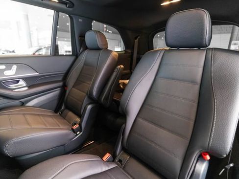 New 2026 Mercedes-Benz GLS 450 4MATIC image 32