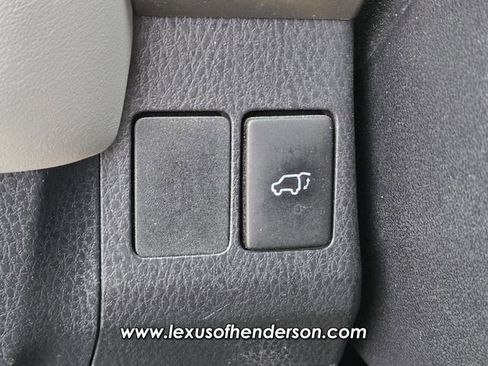 Used 2016 Toyota RAV4 Limited w/ Advanced Technology Package image 29