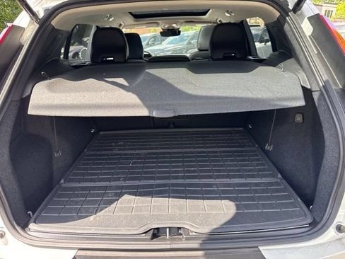 Used 2023 Volvo XC40 B5 Plus w/ Climate Package AWD/4WD image 16