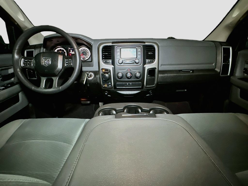 Used 2019 RAM 1500 Classic SLT AWD/4WD image 9