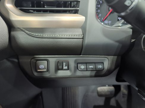 Used 2023 GMC Acadia Denali w/ Black Diamond Edition AWD/4WD image 9
