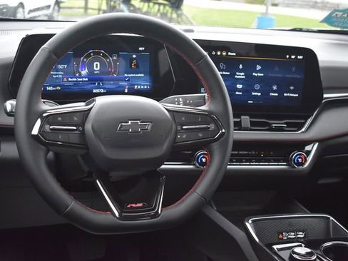 Certified 2025 Chevrolet Equinox RS w/ Safety and Technology Package FWD image 19