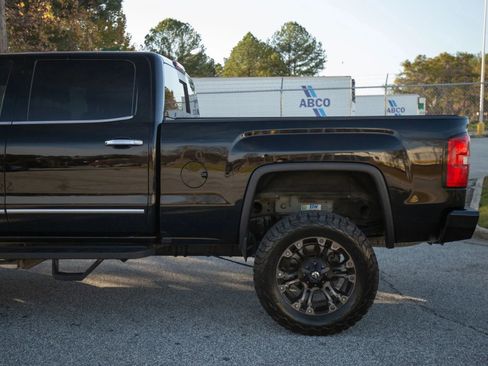 Used 2019 GMC Sierra 2500 Denali w/ Duramax Plus Package image 4