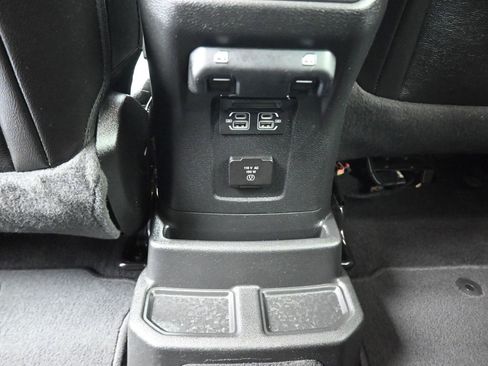 Used 2021 Jeep Wrangler Unlimited Sahara image 35