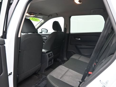 Used 2025 Nissan Rogue SV image 23