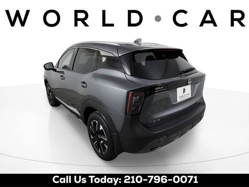 Used 2025 Nissan Kicks SR image 5